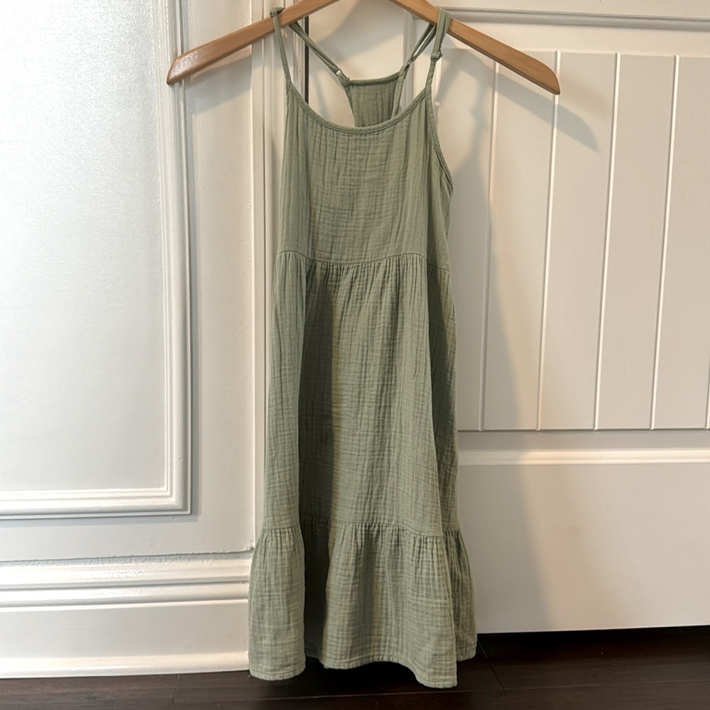 Girls green dress never worn